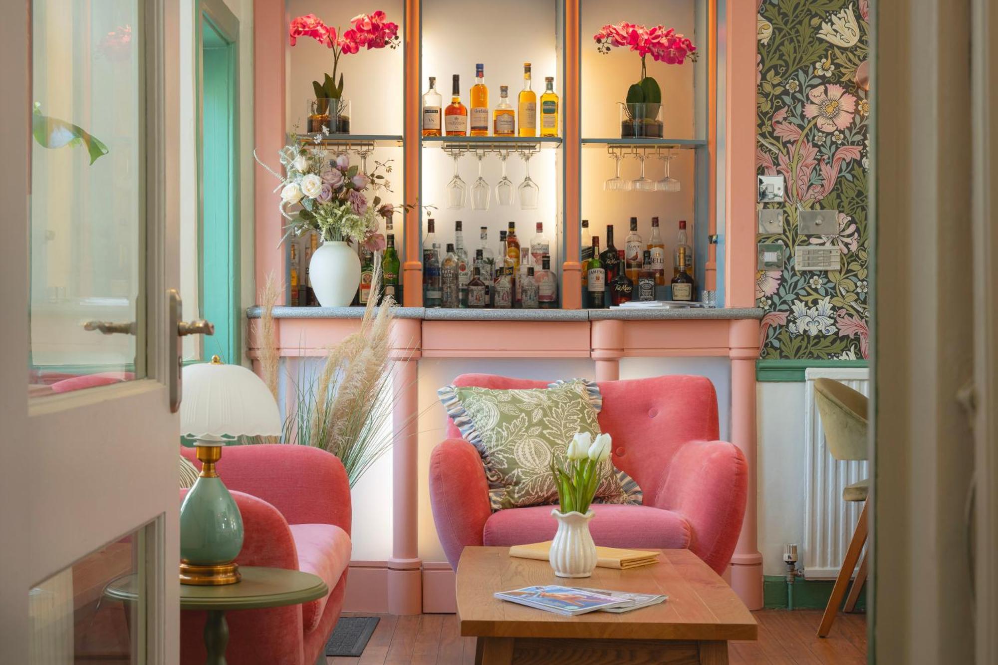 Harington's Boutique 4*